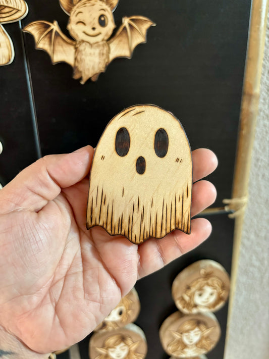 MAGNET EN BOIS FANTOME