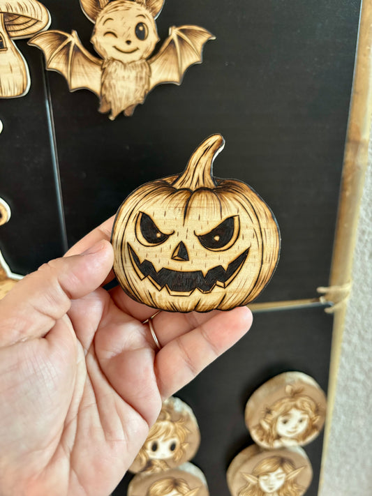 MAGNET EN BOIS CITROUILLE MALICIEUSE