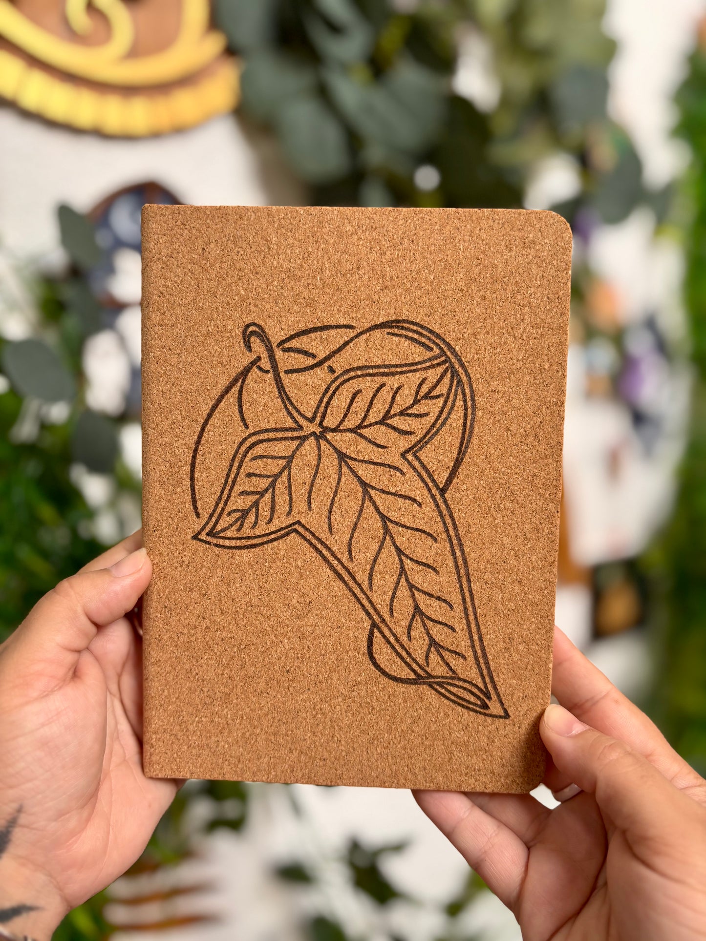 CARNET EN LIEGE FEUILLE DE LORIEN (Format moyen 13x18cm)