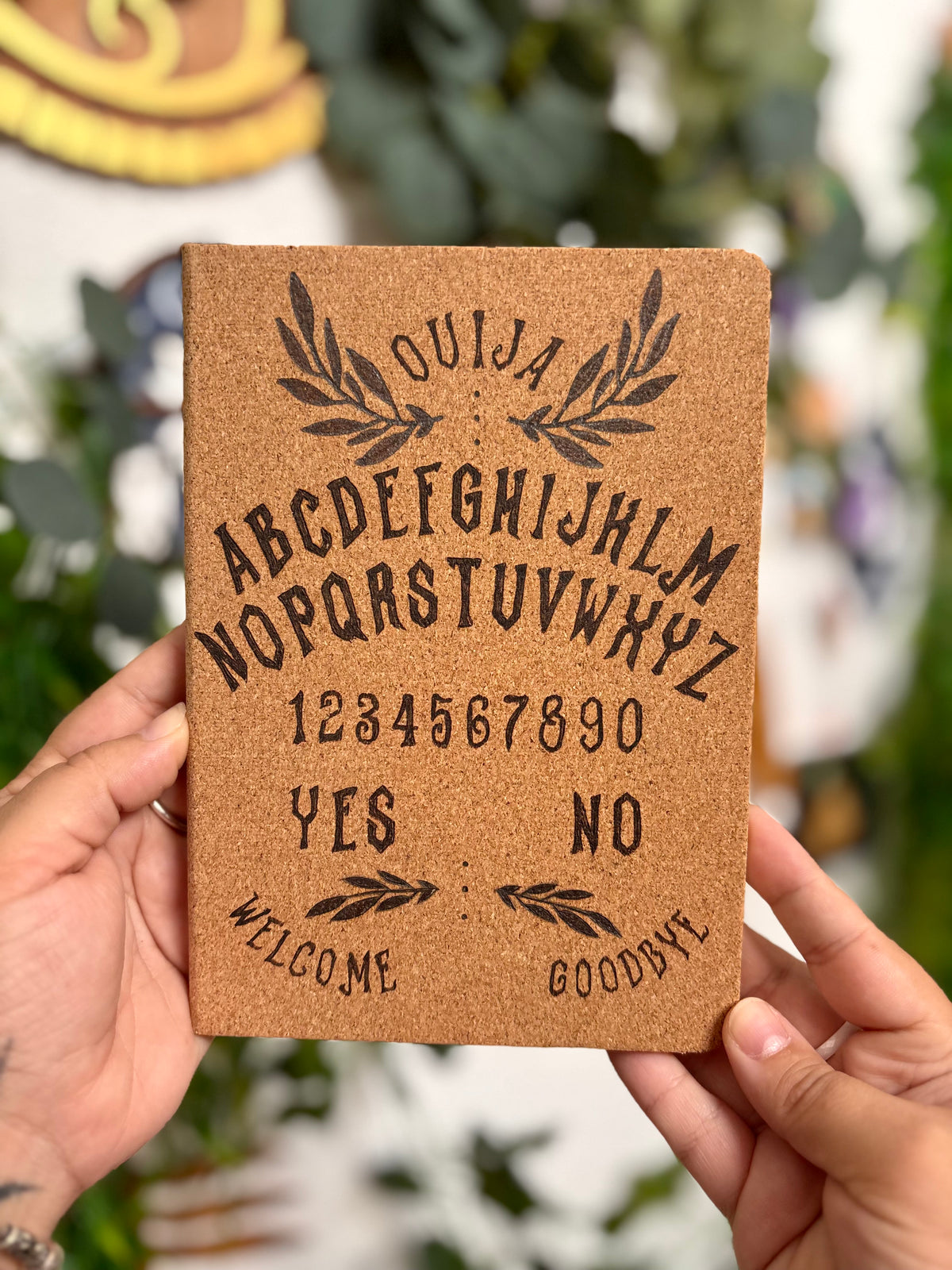 CARNET EN LIEGE OUIJA (Format moyen 13x18cm)