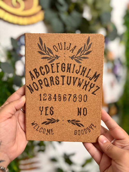 CARNET EN LIEGE OUIJA (Format moyen 13x18cm)
