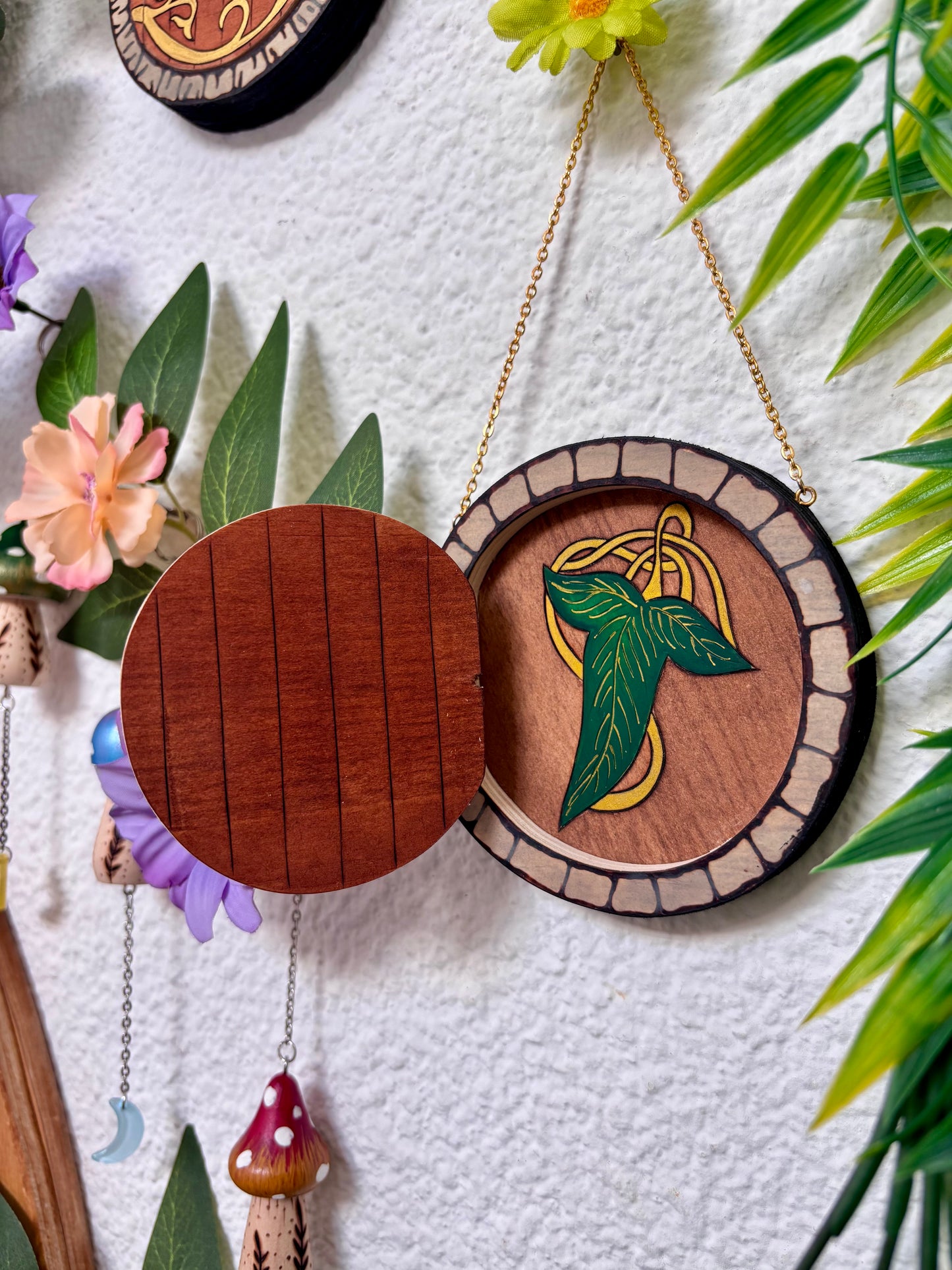 FEUILLE DE LA LORIEN - Petite porte de hobbit
