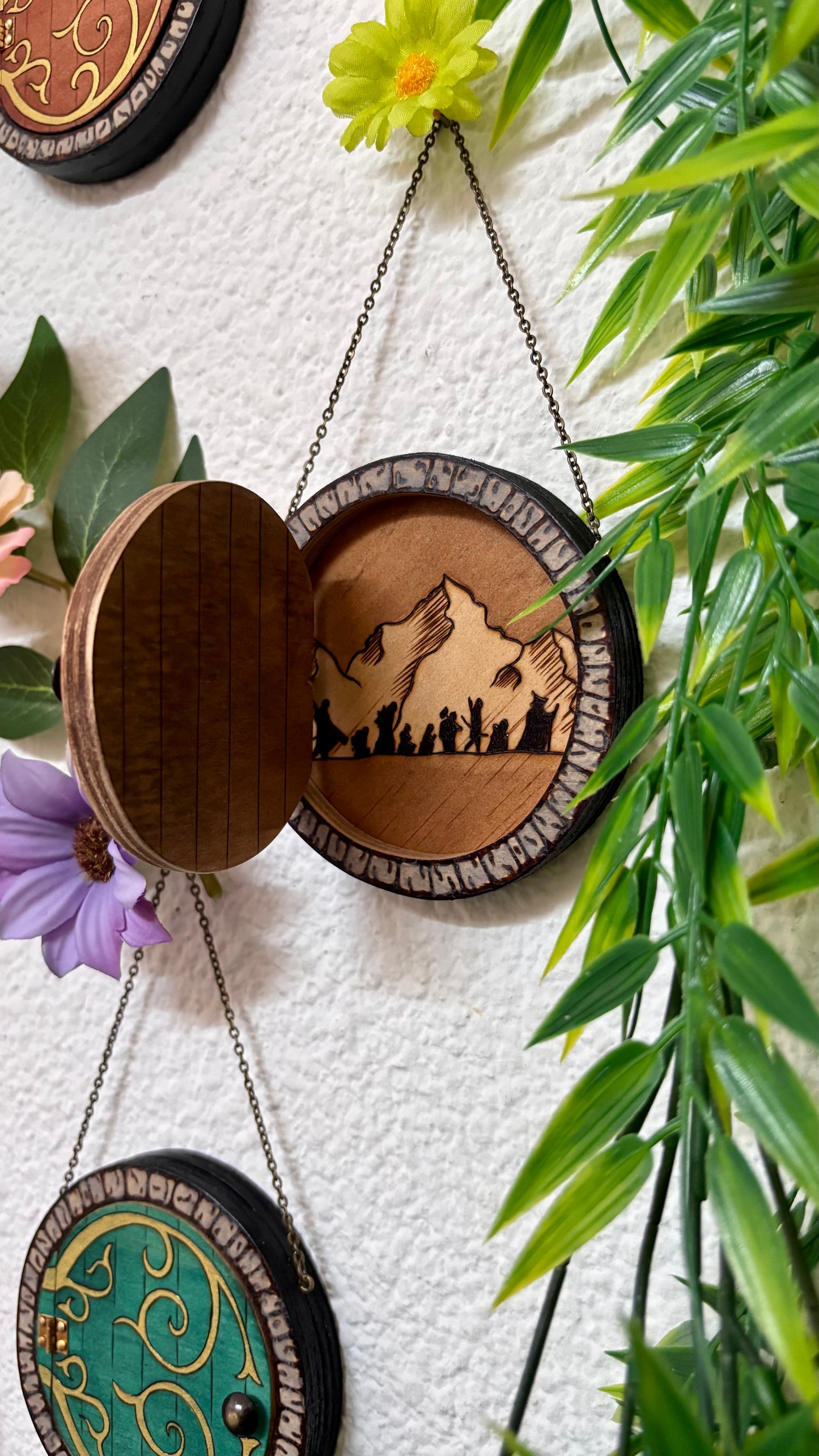CARADHRAS - Petite porte de hobbit