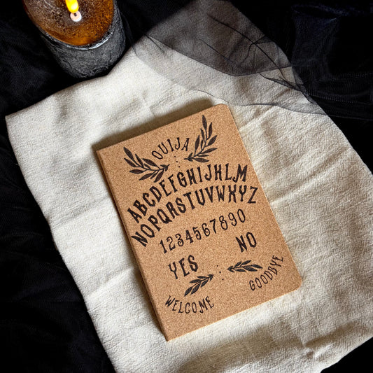 CARNET EN LIEGE OUIJA (Format moyen 13x18cm)